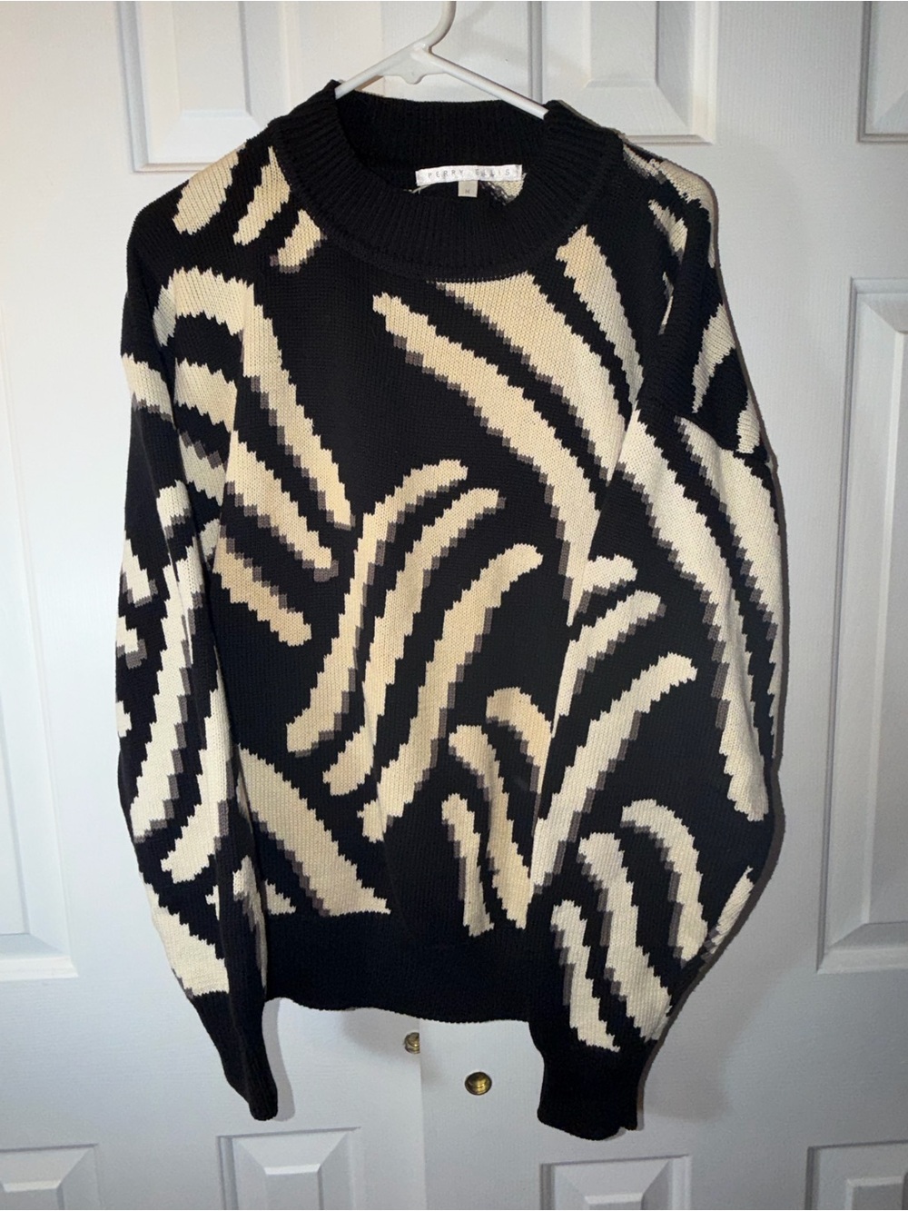 Perry Ellis Black and Cream Vintage Sweater